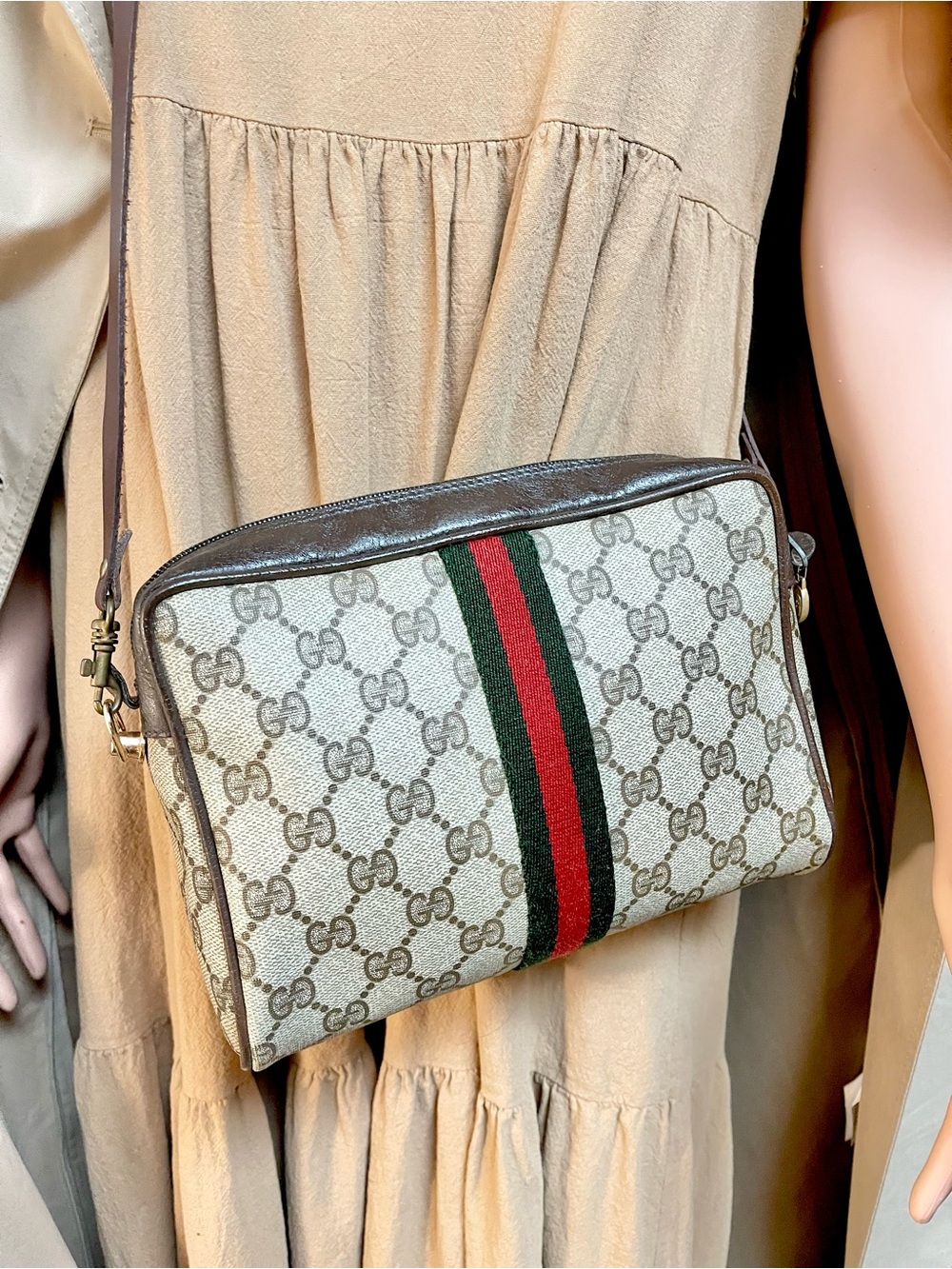 Authentic Gucci vintage web sherry line crossbody bag 89.01.012.